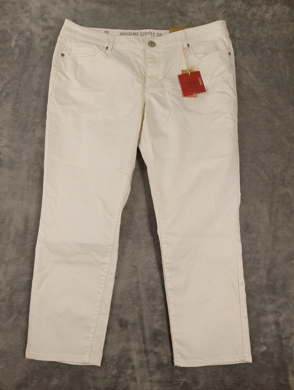 Mosimo Supply Co women's. White Straight-Leg Jeans Size 6